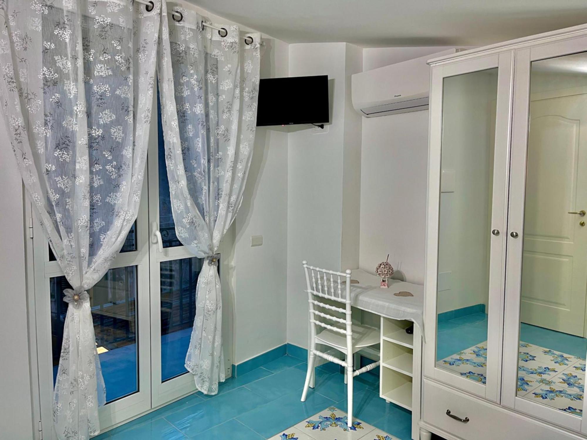 Hotel IL BORGO di Dimora Carlo III Vietri Esterno foto